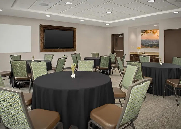Hampton Inn & Suites Portland / Hillsboro - Evergreen Park