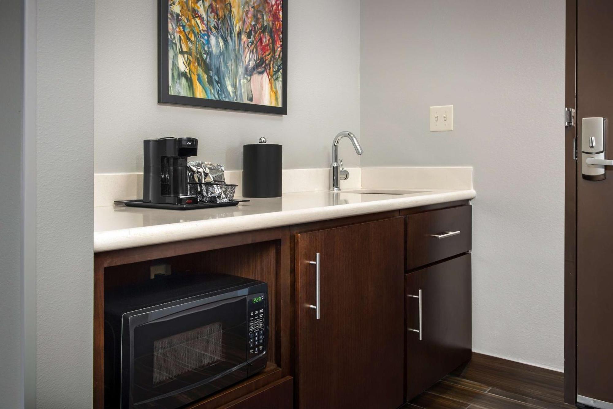 Hampton & Portland/hillsboro-evergreen Park Hotel