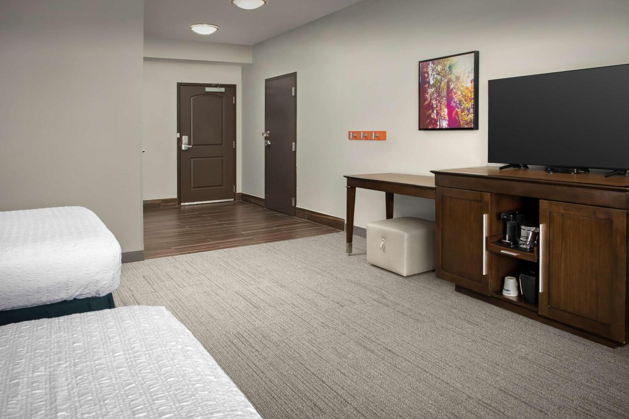 Hampton & Portland/hillsboro-evergreen Park Hotel 3*