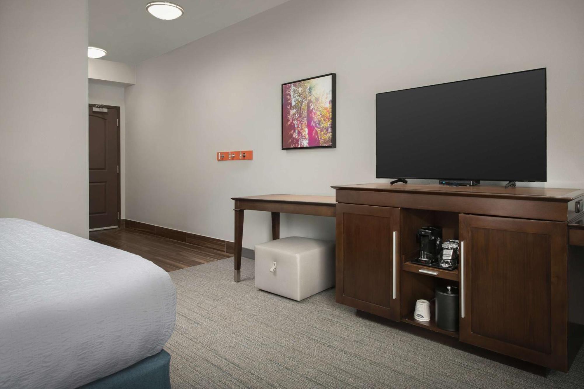 Hampton & Portland/hillsboro-evergreen Park 3* Hillsboro