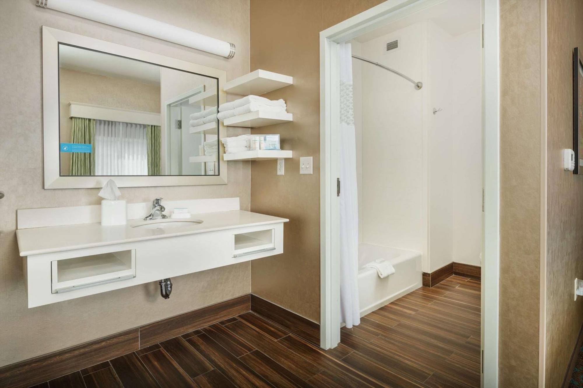 Hampton & Portland/hillsboro-evergreen Park 3* Hillsboro